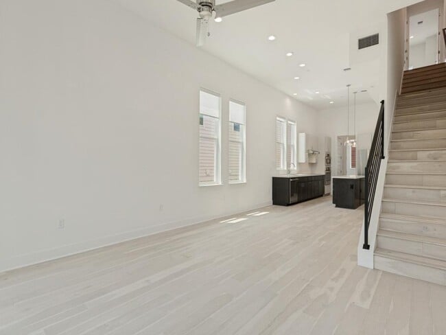 Photo - 2505 Bluebonnet Ln