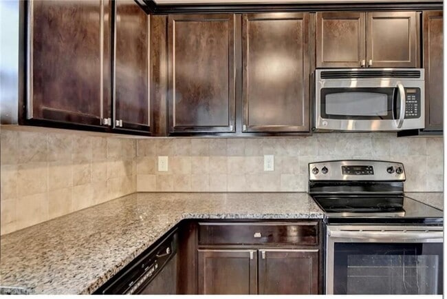 Photo - 1376 Castleberry Dr