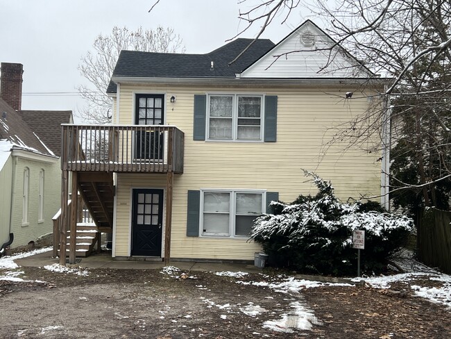 Building Photo - 326 E High St Unit 2