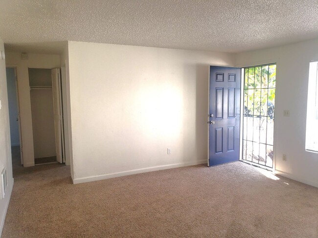 Photo - Updated Four-Plex in SE Portland with Fenc...