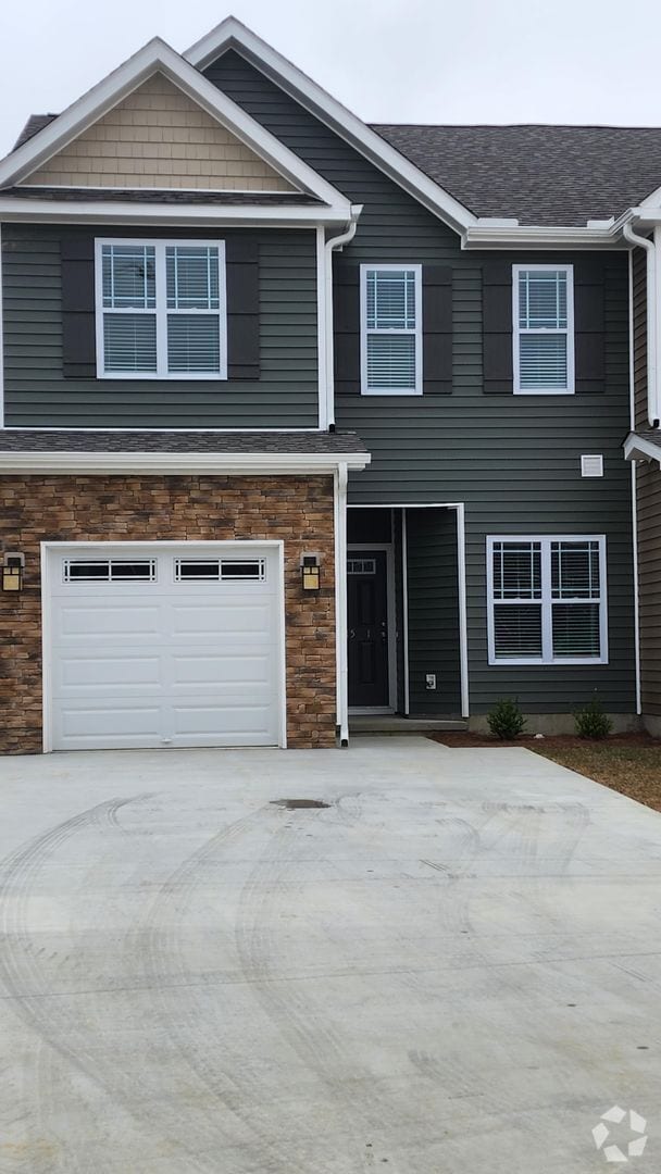 Building Photo - 1815 Fox Den Way Rental