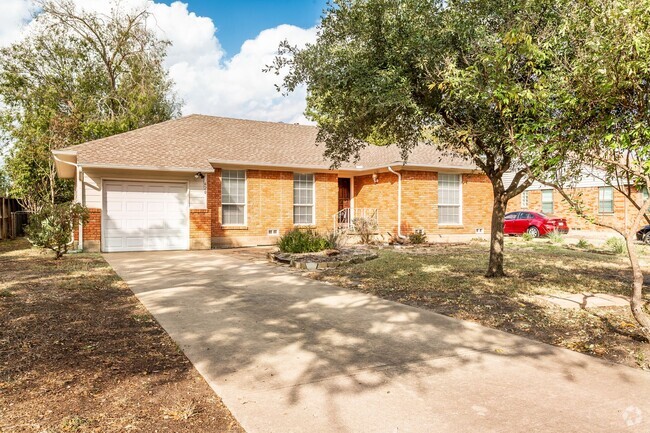 Building Photo - 2 Bedroom, 2 Bath Home in Richardson Heights