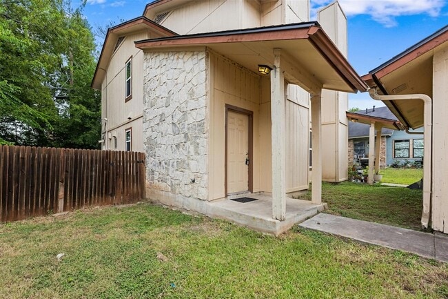 Photo - 1805 Rawhide Loop Unidad 1807