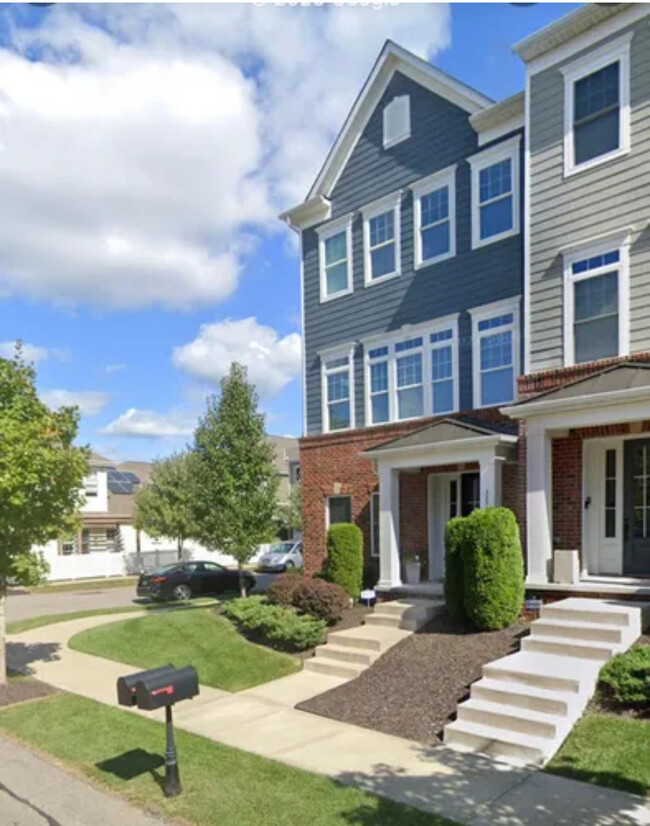 Photo - 323 Osona Ln Townhome