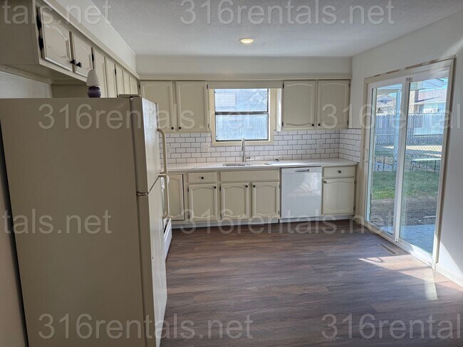 Photo - 3113-3115 S Bunker Unidad 3115 S Bunker Hill Dr