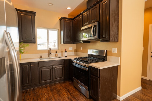 Cocina - 938 S Bernal Ave