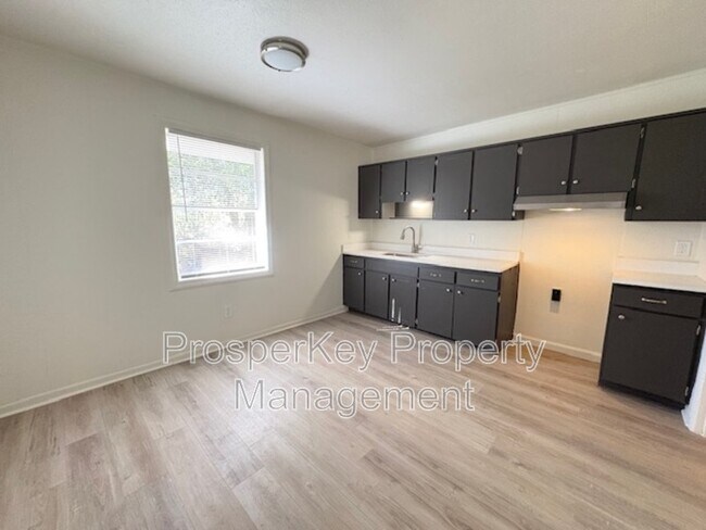 Photo - 2017 Courtland Ave