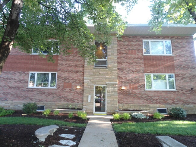 Photo - 203 Monclay Ct Unidad 2E
