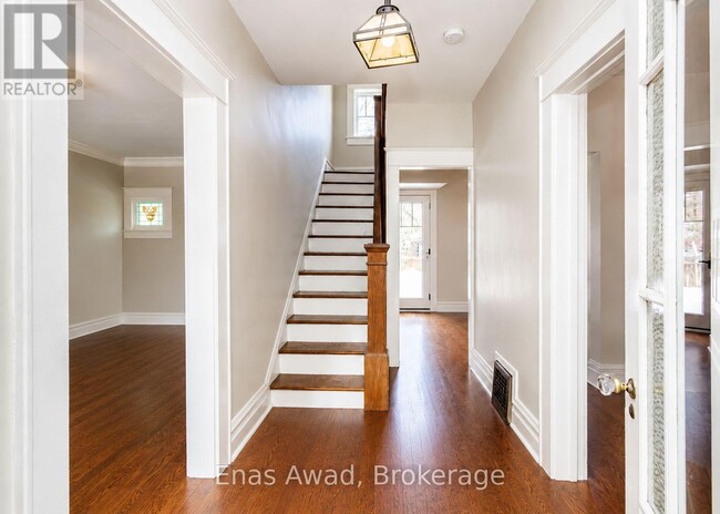 Photo - 405 Third Ave