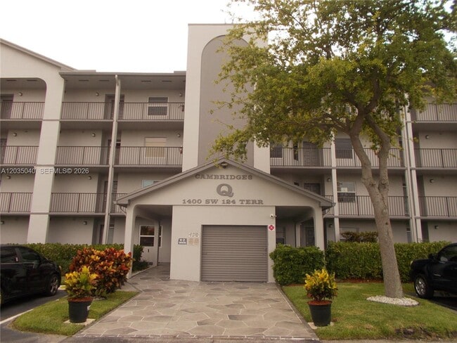 Building Photo - 1400 SW 124th Terrace Unit 106Q