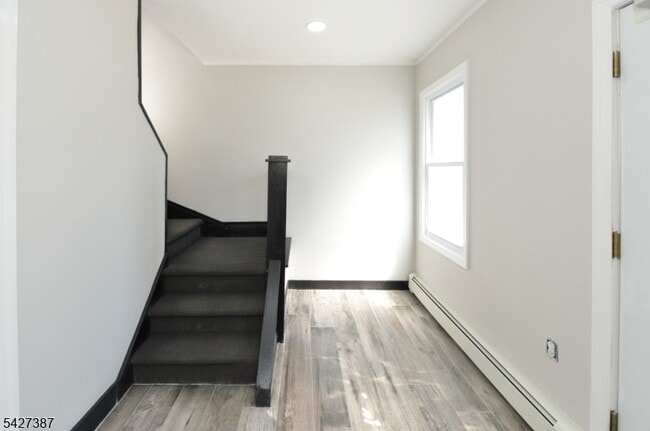 Photo - 142 Grand Ave