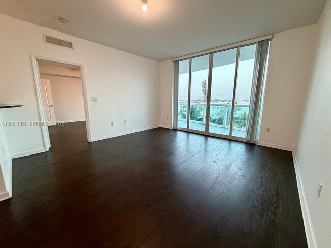 Photo - 7910 Harbor Island Dr Unidad 402