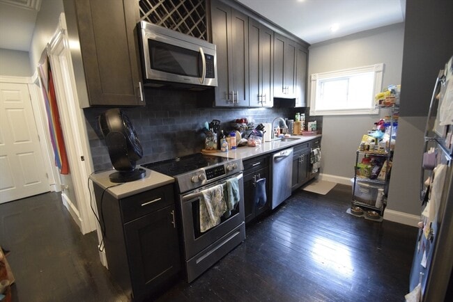 Photo - 33-35-35 Ridgemont St Unidad 3