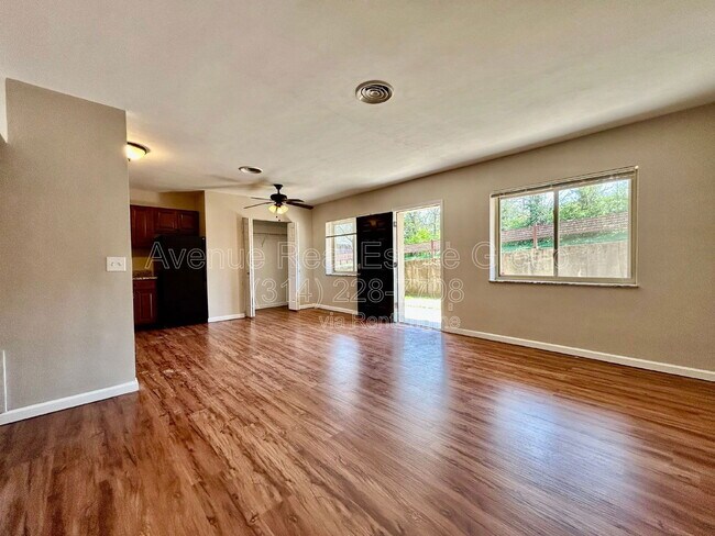 Photo - 129 E Lockwood Ave Unidad 36