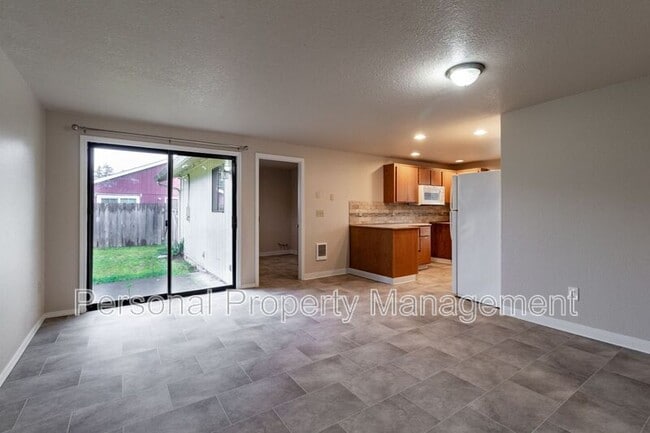 Photo - 9606 NE 63rd St