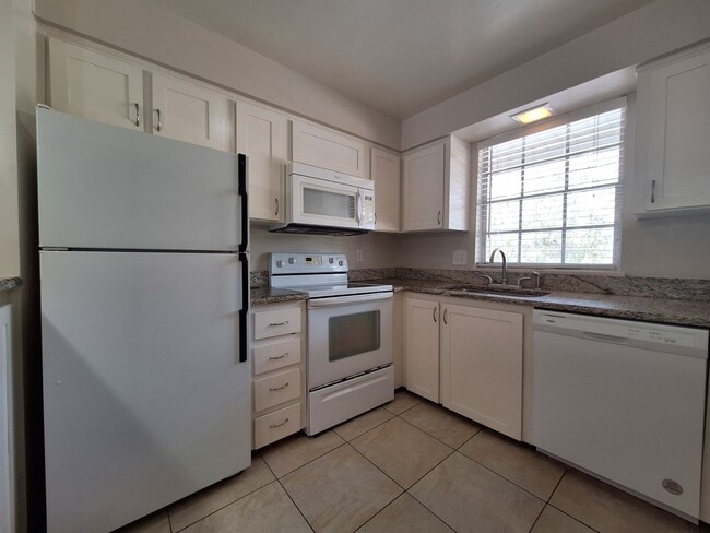 Photo - Charming 2-Bedroom Condo in Scenic Winter ... Unit 204