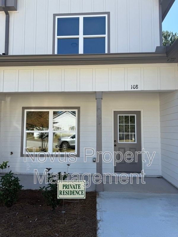 Photo - 108 Crestpoint Rd