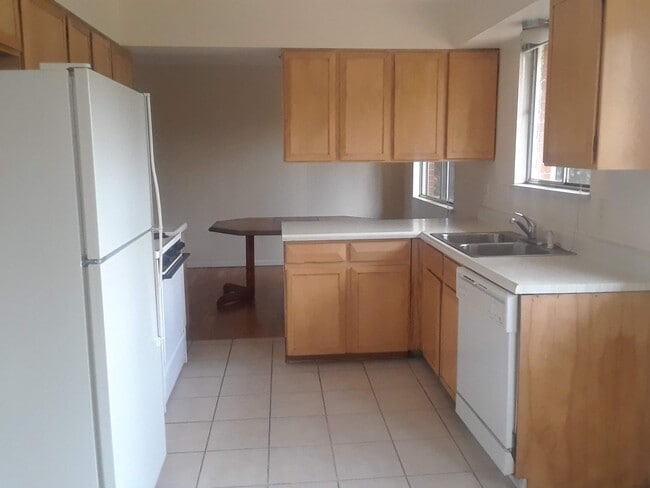 Photo - 810 Morgan Dr