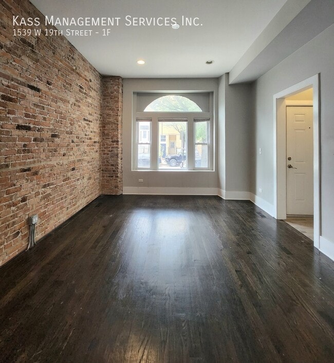 Photo - 1539 W 19th St Unit 1F
