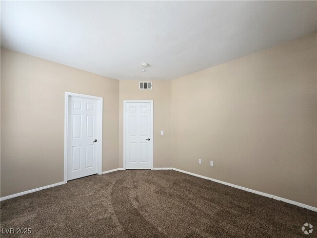 Building Photo - 5855 Valley Dr Unit 2070 Rental