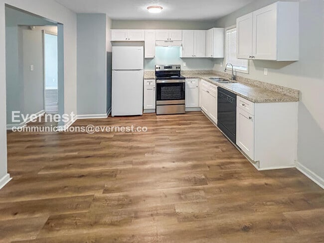 Photo - 526 Chestnut Ln