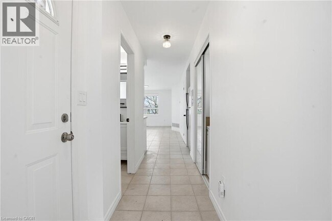 Photo - 1049 Glencairn Ave