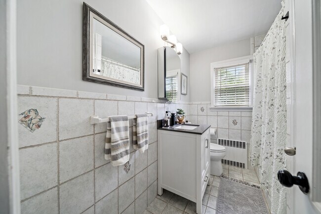 Photo - 364 Rutland Ave