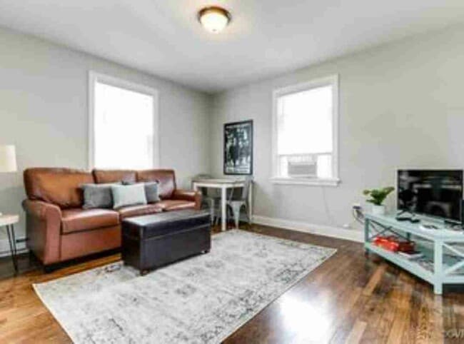 Photo - 1824 Carlisle Ave