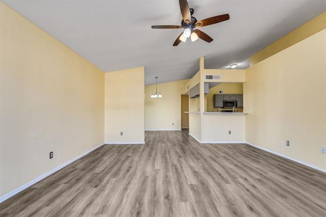 Photo - 134 London Ln