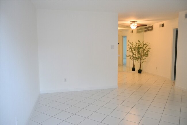 Photo - 845 Augusta Dr Unit 17