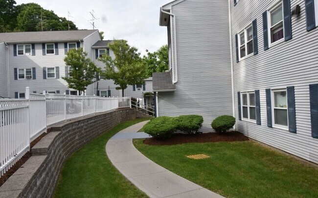 Photo - 825 Plainfield St Unit #825