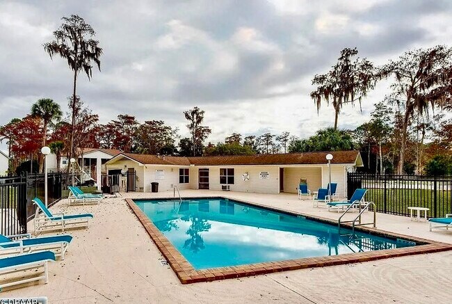 Photo - 1600 Big Tree Rd Unidad R7