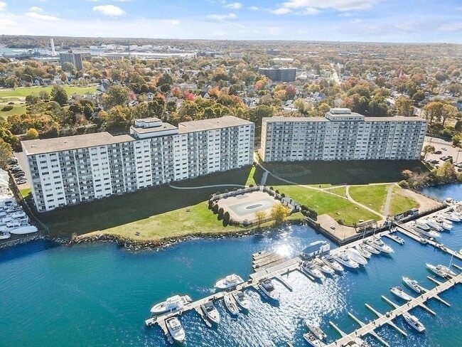 Building Photo - 100 Cove Way Unit 204 Rental