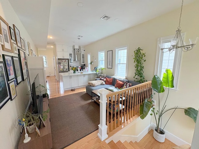 Building Photo - 32 Putnam Ave Unit 3