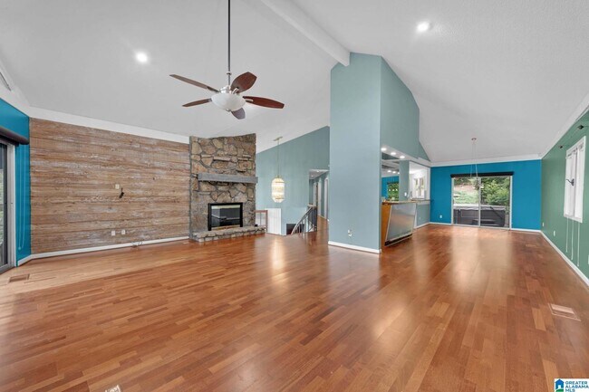 373 Laredo Dr