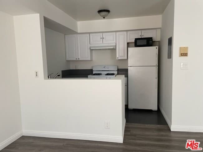 Photo - 641 Normandie Ave Unidad 6