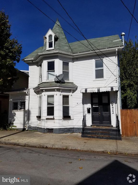 Building Photo - 422 W John St Rental
