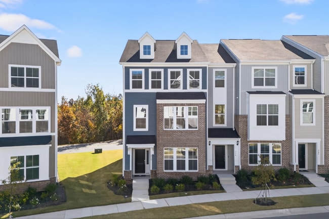 Photo - 315 Chesapeake Cmns St