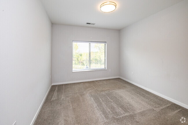 2BR, 2BA - 1,220SF - Bedroom