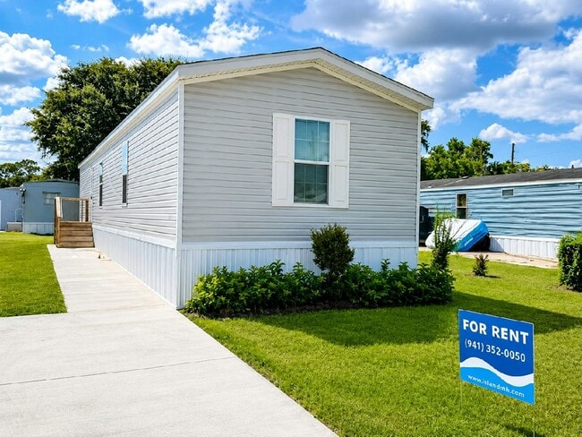 Building Photo - 151 Lakeside Garden Cir