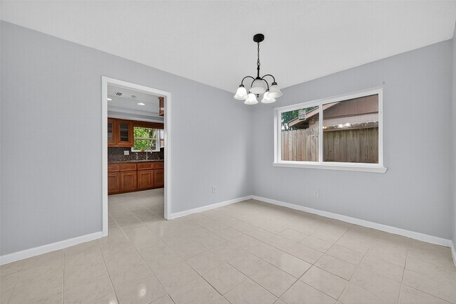 Photo - 10414 Gulfstream Ln