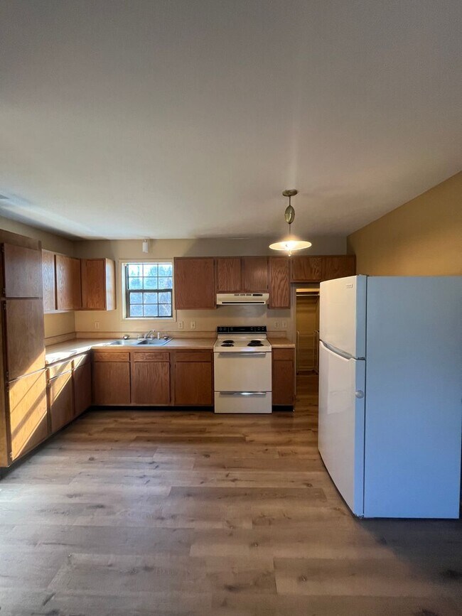 Charming Suite Apartment located off Small... House Rental in Bowling