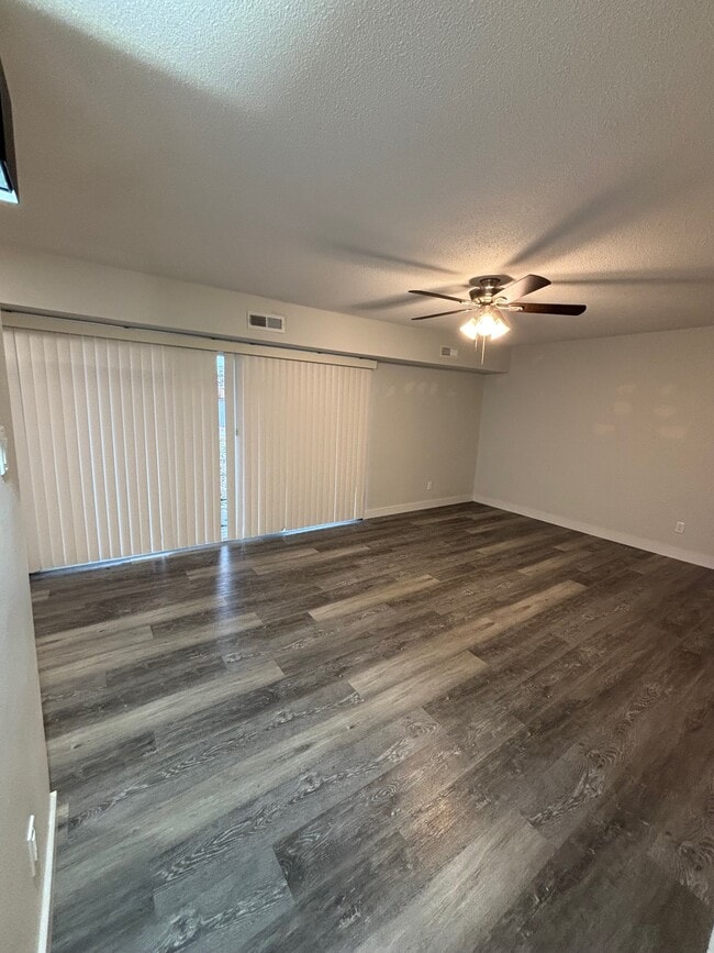 Photo - 2715 Center St Unit B