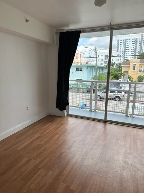 Photo - 450 SW 3rd St Unit 1