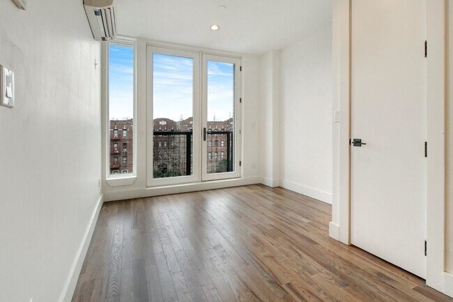 Photo - 171 Linden Blvd Apartments