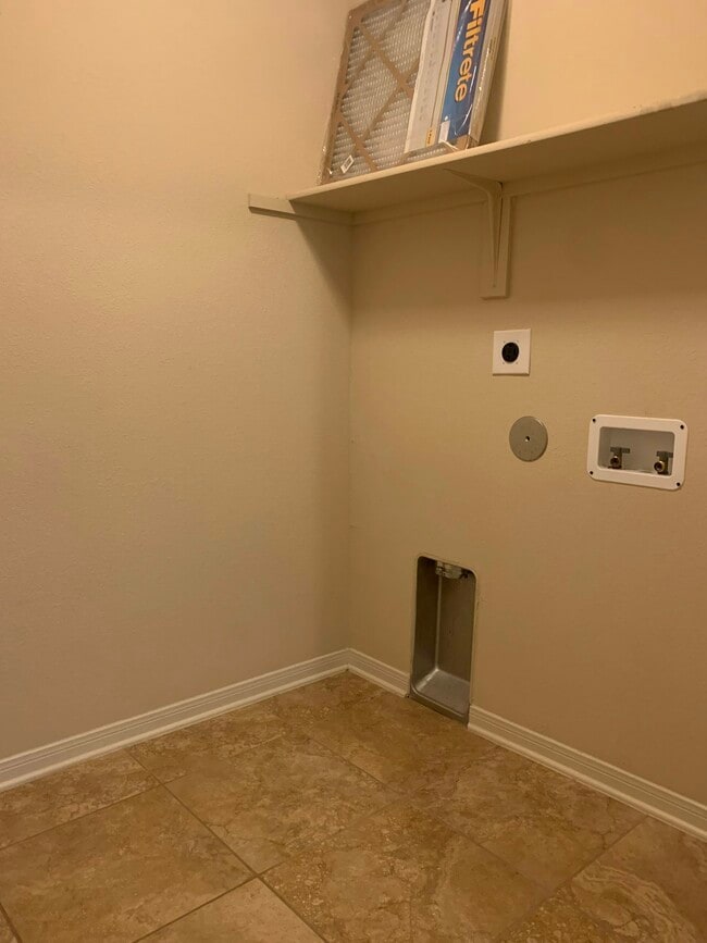 Photo - 5607 Markham Dr