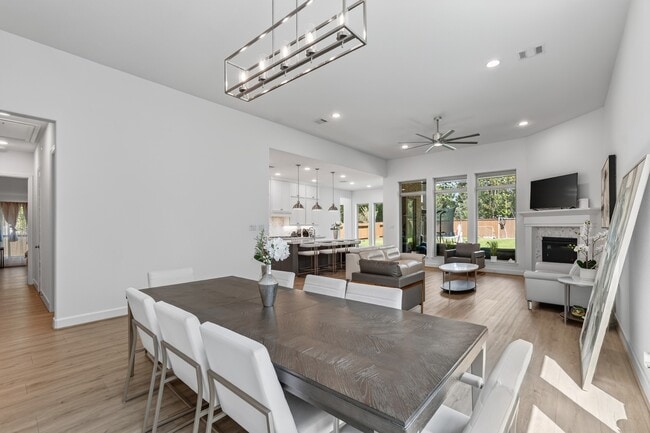 Photo - 413 Brackendale Ct