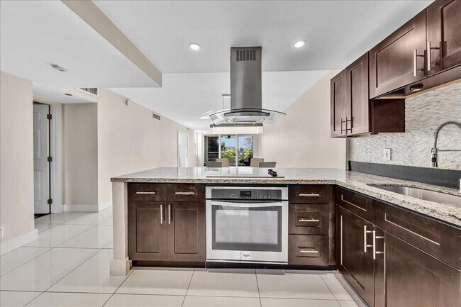 Photo - 3520 Oaks Way Unit 306