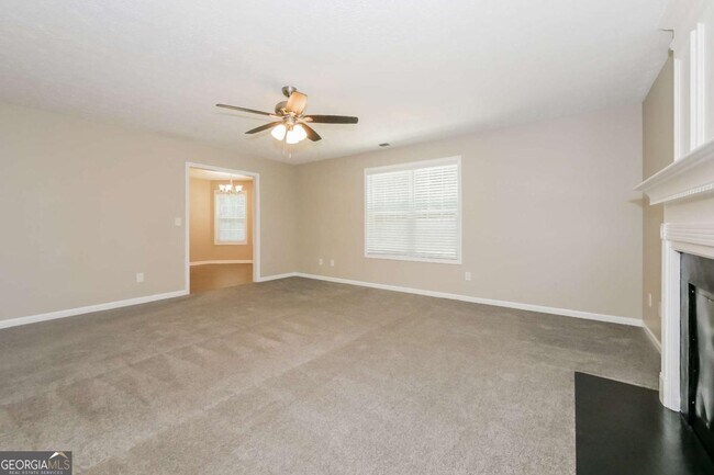 Photo - 770 Millstone Dr
