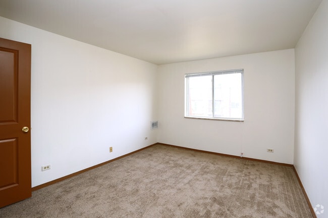 2BR, 1BA - 850SF - Bedroom